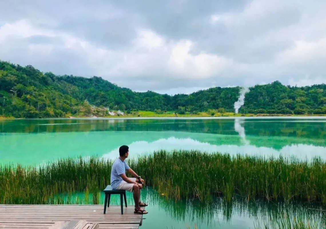 Danau Linow