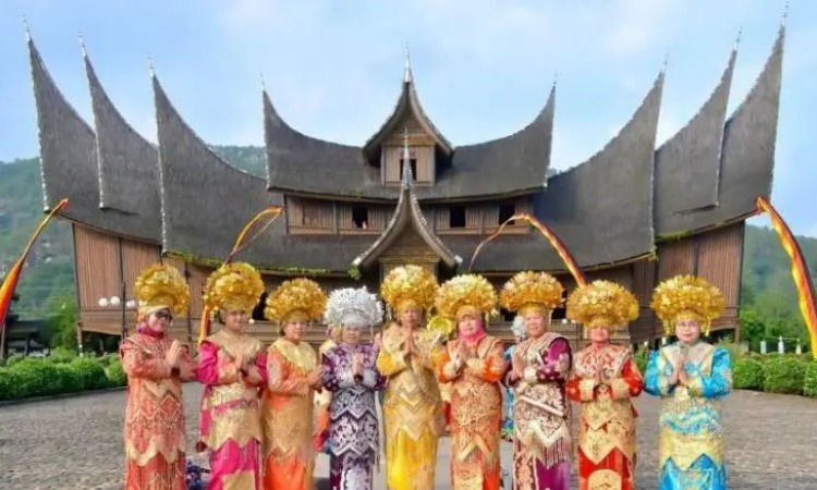 Sistem Matrilineal Minangkabau